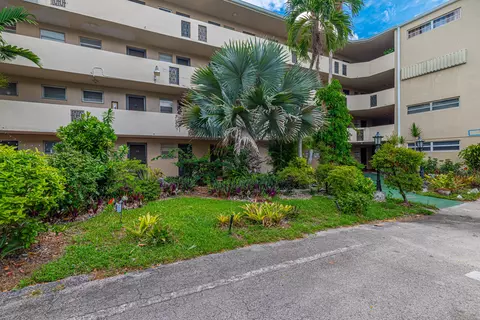 1660 NE 191st St UNIT 311, Miami, FL 33179