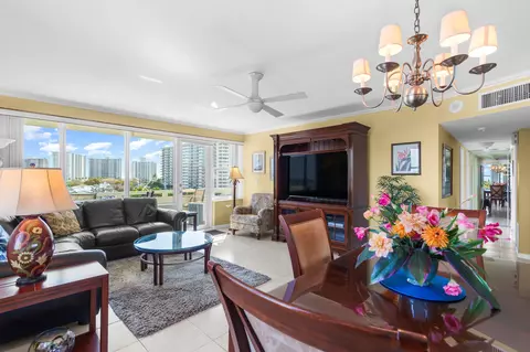3200 NE 36th St #609, Fort Lauderdale, FL 33308