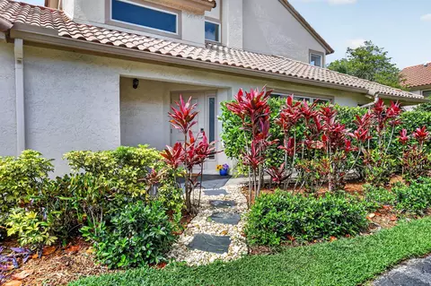 5195 Majorca Club Dr, Boca Raton, FL 33486