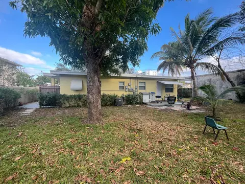 211 N A St, Lake Worth Beach, FL 33460