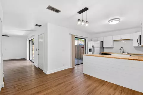 198 Lake Arbor Dr, Palm Springs, FL 33461