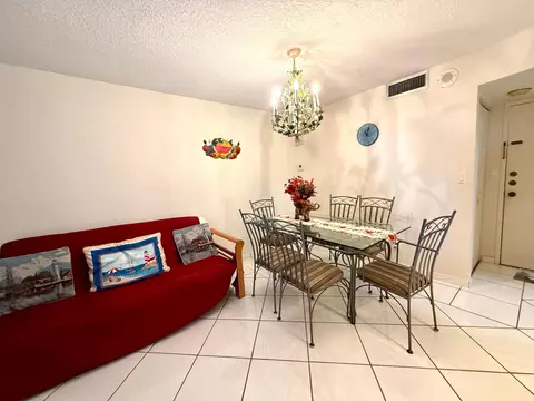 Dining - 101 Briny Ave #409, Pompano Beach, FL 33062 photo 1 of 3