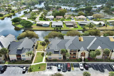 7630 Westwood Dr #302, Tamarac, FL 33321