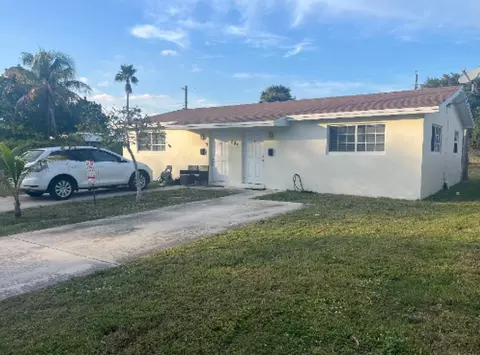 203 SE 4th Ave, Boynton Beach, FL 33435