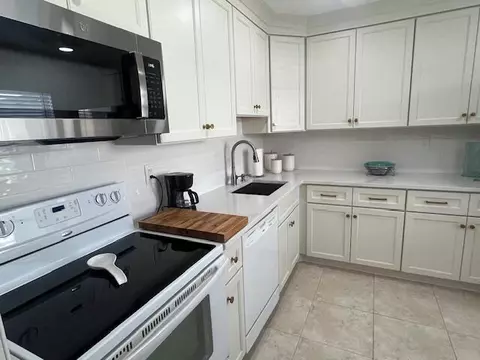 27 Capri #A, Delray Beach, FL 33484 photo 5