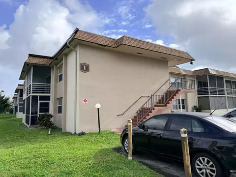 500 Davis Rd #26, Palm Springs, FL 33461