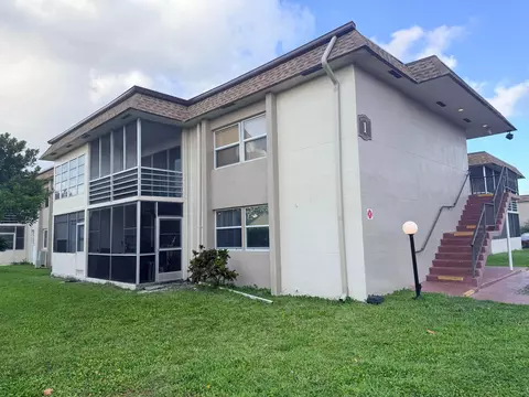 500 Davis Rd #26, Palm Springs, FL 33461