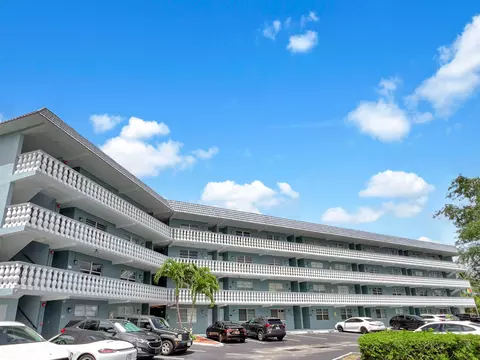 801 NE 18th Ct #208, Fort Lauderdale, FL 33305