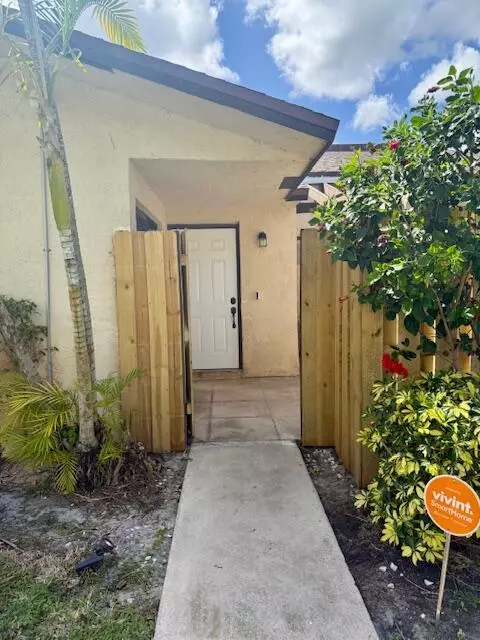 1803 Waterview Cir, Palm Springs, FL 33461