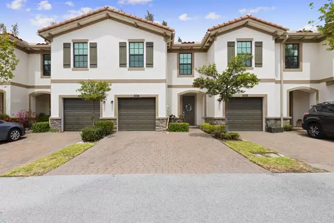 1004 Sweet Briar Ln, Riviera Beach, FL 33410