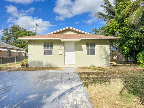 705 58th St, West Palm Beach, FL 33407