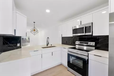 8300 NW 10th St, Miami, FL 33126