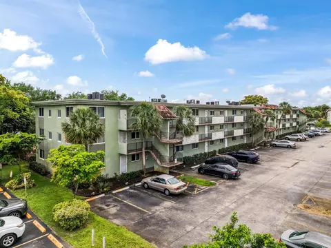 5935 Del Lago Cir #202, Sunrise, FL 33313