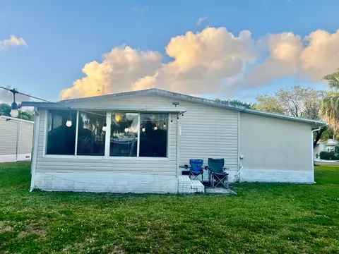 3306 NW 67th St, Coconut Creek, FL 33073