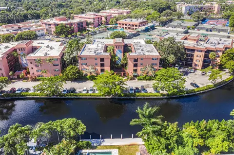620 Tennis Club Dr #111, Fort Lauderdale, FL 33311