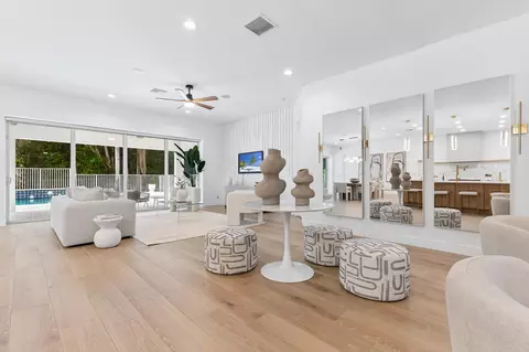 8717 Estate Dr, West Palm Beach, FL 33411