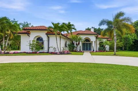 8717 Estate Dr, West Palm Beach, FL 33411