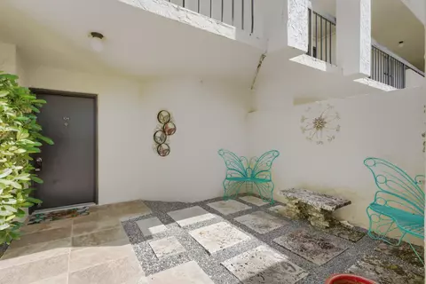 825 Egret Cir UNIT 104, Delray Beach, FL 33444
