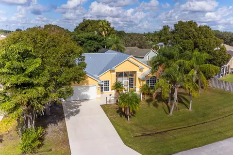 3502 SE Hyde Cir, Port Saint Lucie, FL 34984