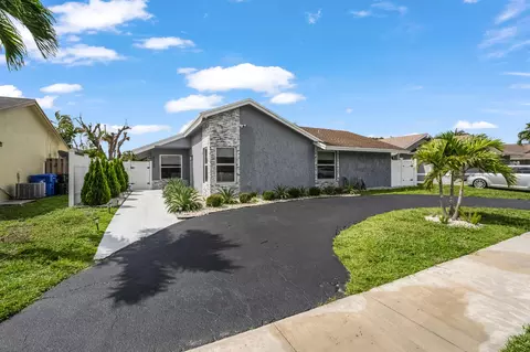 8200 SW 3rd Ct, North Lauderdale, FL 33068