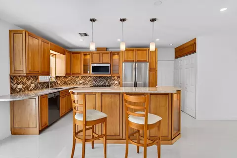 648 NW 30th Ct, Wilton Manors, FL 33311