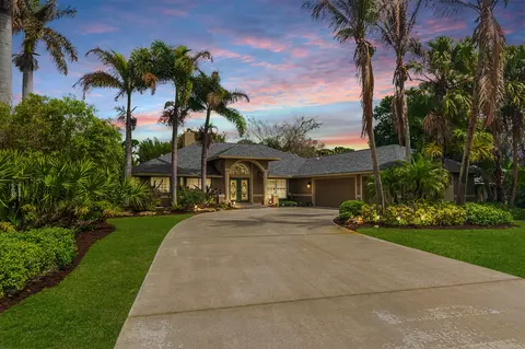 441 SE Pine Rd, Port Saint Lucie, FL 34984