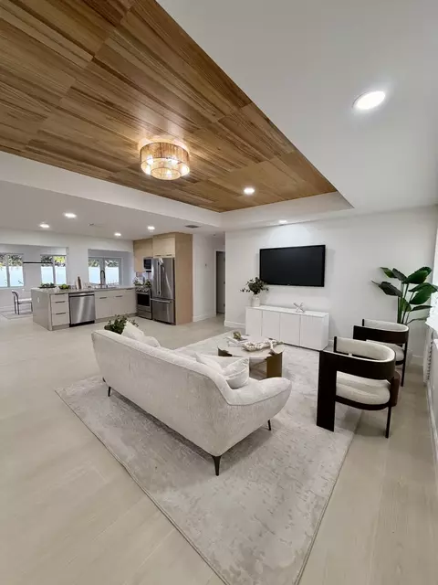 2814 SW 5th St, Boynton Beach, FL 33435