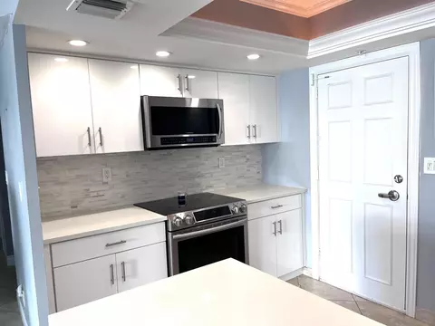 3200 NE 36 St NE #512A, Fort Lauderdale, FL 33308