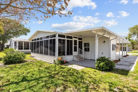 2948 Fiddlewood Cir, Port Saint Lucie, FL 34952