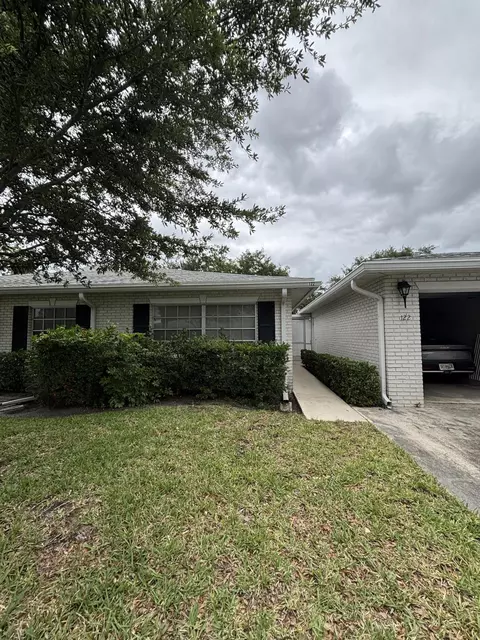 10084 S 42nd Dr #122, Boynton Beach, FL 33436