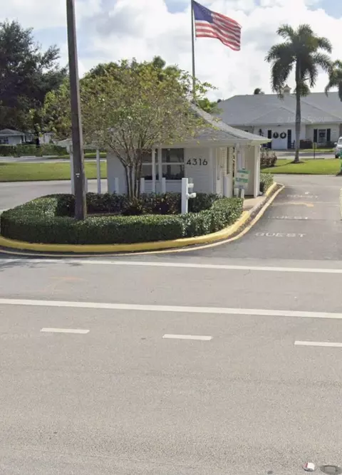 10084 S 42nd Dr #122, Boynton Beach, FL 33436