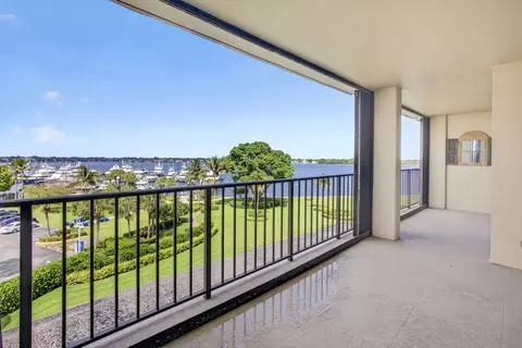 136 Lakeshore Dr #511, North Palm Beach, FL 33408