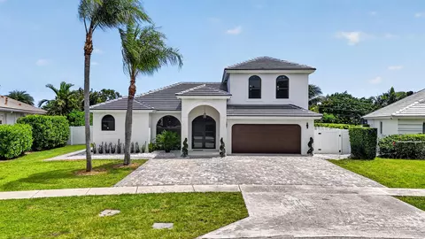 7548 Fairway Trl, Boca Raton, FL 33487