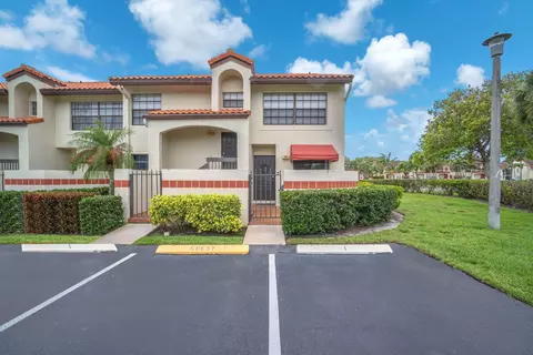201 Republic Ct, Deerfield Beach, FL 33442