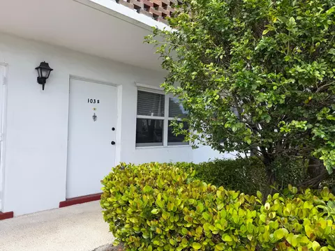 2050 NE 39th St NE #S103, Lighthouse Point, FL 33064