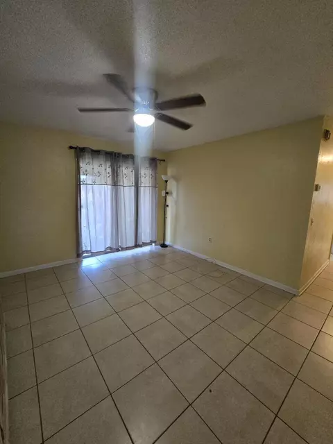Living - 3751 NW 36th St, Okeechobee, FL 34972 photo 1 of 1