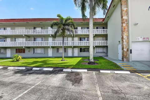 3300 Springdale Blvd #208, Palm Springs, FL 33461