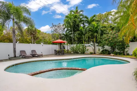 6890 NW 31st Way, Fort Lauderdale, FL 33309