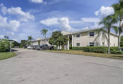 700 Lake Orchid Cir #209, Vero Beach, FL 32962