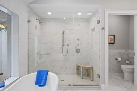 Bath - 116 Echo Dr, Jupiter, FL 33458 photo 3 of 7