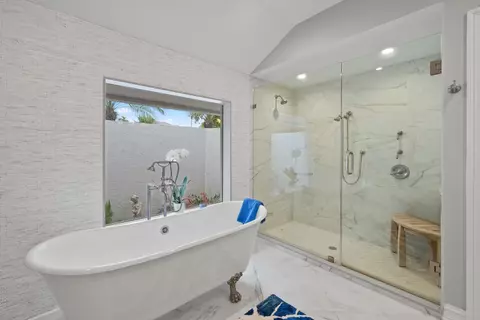 Bath - 116 Echo Dr, Jupiter, FL 33458 photo 4 of 7