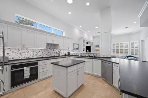 Kitchen - 116 Echo Dr, Jupiter, FL 33458 photo 4 of 5