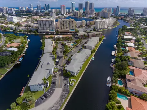 460 Paradise Isle Blvd #203, Hallandale Beach, FL 33009