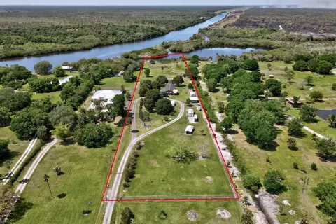 9556 Fleming Grant Rd, Micco, FL 32976