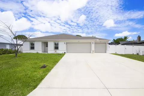 228 SE Sims Cir, Port Saint Lucie, FL 34984