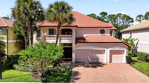 194 Lone Pine Dr, Palm Beach Gardens, FL 33410
