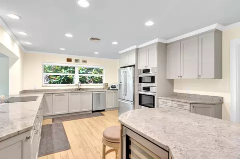 500 Gardenia Ln, Vero Beach, FL 32963