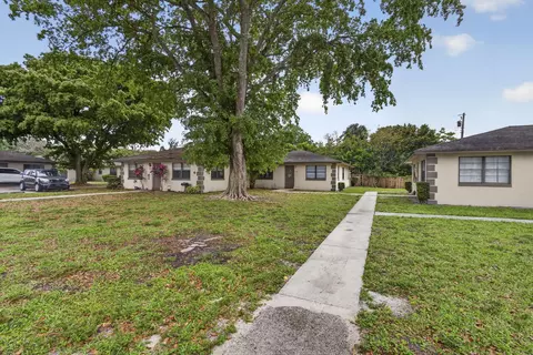 4726 Summit Blvd, West Palm Beach, FL 33415