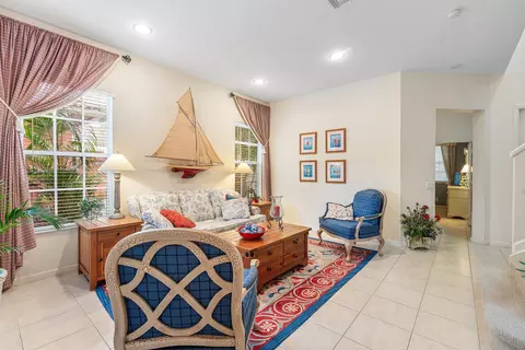 Living - 123 Via Castilla, Jupiter, FL 33458 photo 5 of 6