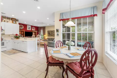 Dining - 123 Via Castilla, Jupiter, FL 33458 photo 1 of 4